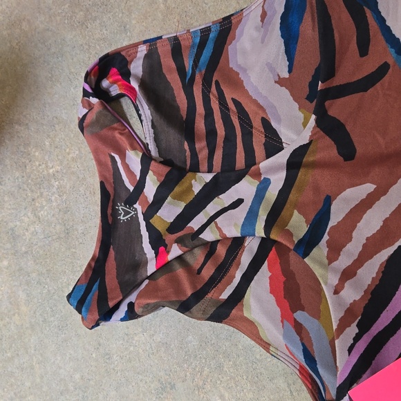 NWT Betsey Johnson Performance Multi-Colored Design Print Sportsbra/Crop Top - Picture 7 of 9